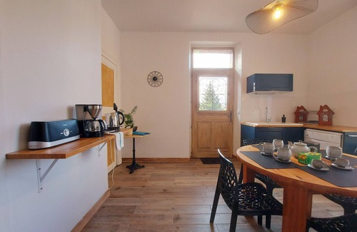 La Chapelle-Fortin Cottage | Charming Farmhouse with Private Pool & Garden near Paris