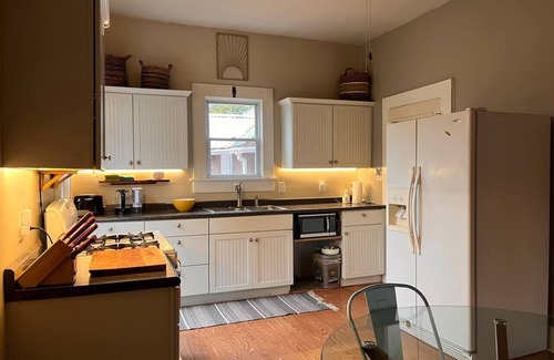 Hartsburg Other | Charming Farmhouse Retreat