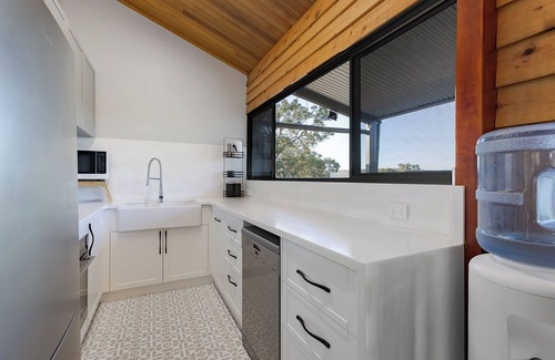 Bullsbrook House | Charming farmhouse stay, perfect for a cozy getaway