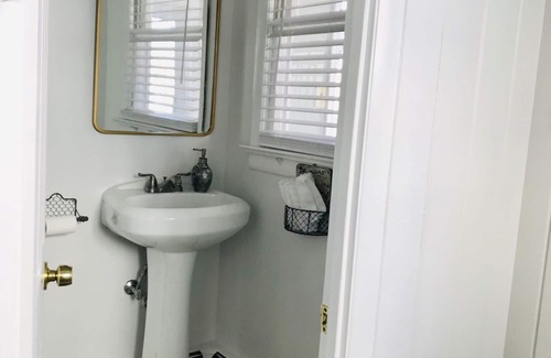 Brielle House | Charming farmhouse with water views on quiet street close to beaches and restau
