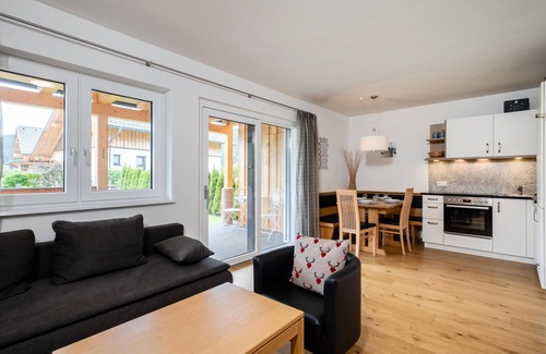 Mauterndorf Apartment | Charming flat with garden and mountain panorama