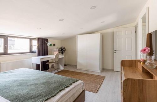 Osmanbey Apartment | Charming Flat with Patio in Nisantasi