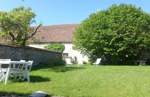 Giey-sur-Aujon Cottage | Charming Forest Retreat with Fireplace, Garden, Near Scenic Trails