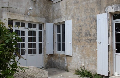 Cheray House | Charming 19th Century Manor with Garden and 18 Sleeps in Saint-Georges-d'Oléron