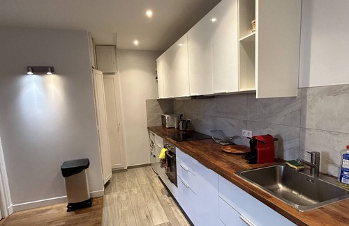 Saint-Germain-en-Laye Apartment | Charming 1BR Oasis:Metro & City Center Minute Away