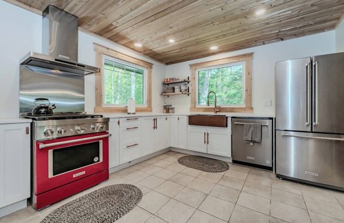 Lion's Head Cottage | Charming French-Country Home w/Hot Tub & EV Charger Near Bruce Trail