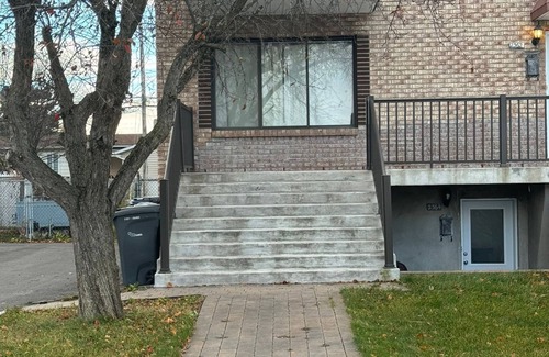 Laval Apartment | Charming fully equipped apt in a quiet area of Ste-Rose. Non-smoking. No pets