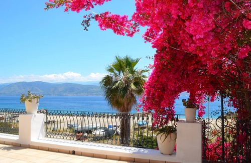 Capo Peloro Apartment | Charming fully equipped appartment on the beach