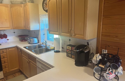 Heath House | Charming gated 2BR2bath Guest House in Heath, kid &pet friendly +long term stays
