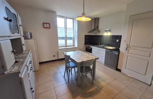 Luneville Cottage | Charming Ground Floor Apartment with Private Parking and Terrace, Near Château de Lunéville