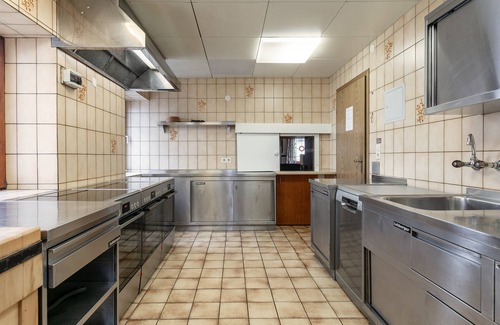 Kitzbuehel House | Charming Guesthouse, Central, 270m to Ski Bus