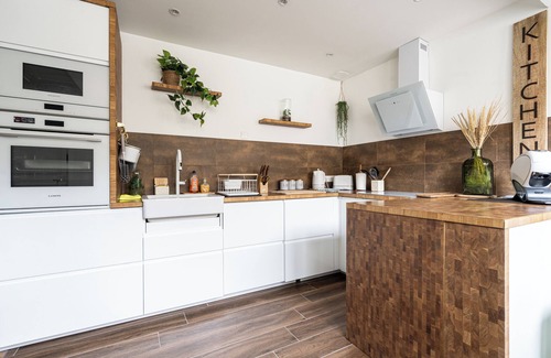 Les Puces de Saint-Ouen House | Charming house with jacuzzi