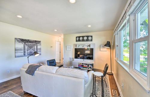 Hampton House | Charming Hampton Home with Yard 2 Mi to Beach!