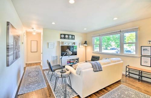 Hampton House | Charming Hampton Home with Yard 2 Mi to Beach!