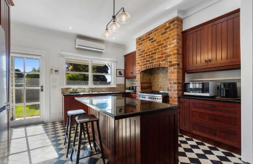Sale House | Charming Heritage Retreat in the Heart of Sale