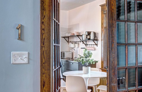 Lunenburg Apartment | Charming Heritage Suite w/Cozy Sunroom & Deck (Suite 1)
