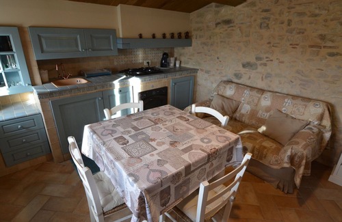 Petrella Guidi Apartment | Charming Hillside Escape