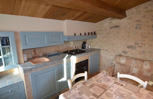 Petrella Guidi Apartment | Charming Hillside Escape