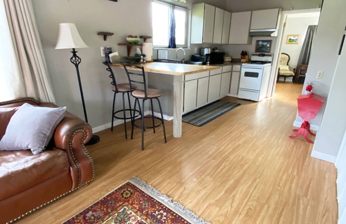 Willits Cottage | Charming Historic Apartment Cottage at Ridgewood Ranch