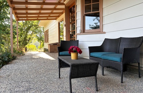 Willits Cottage | Charming Historic Apartment Cottage at Ridgewood Ranch