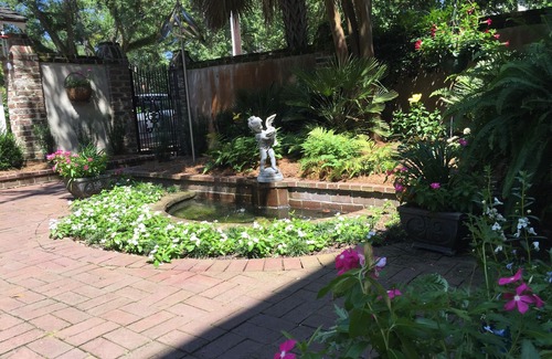 Georgetown Cottage | Charming Historic Guest House in the Heart of Town