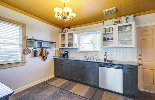 Neartown House | Charming Historic Houston Home w/Yard!