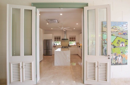 Worthing House | Charming Historical Villa with Private Pool, Close to Beach - Rosedale