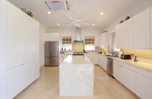 Worthing House | Charming Historical Villa with Private Pool, Close to Beach - Rosedale