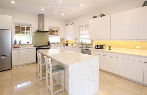 Worthing House | Charming Historical Villa with Private Pool, Close to Beach - Rosedale
