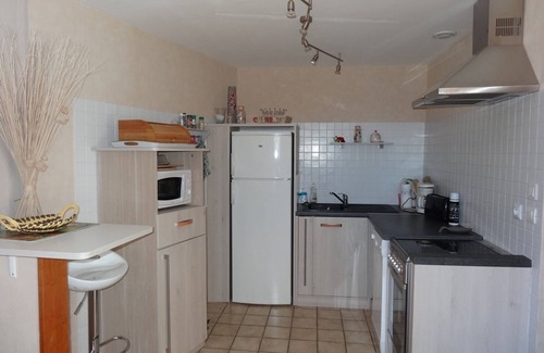 LʼAiguillon-sur-Mer House | Charming House Near Village Center, Beaches, and Sunlit Garden for 5 Guests