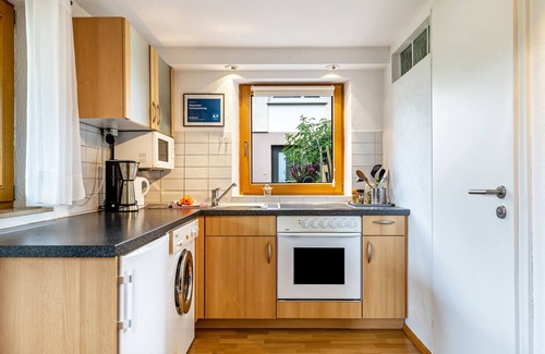 Tuebingen Apartment | Charming Holiday Apartment with Private Terrace and Wi-Fi