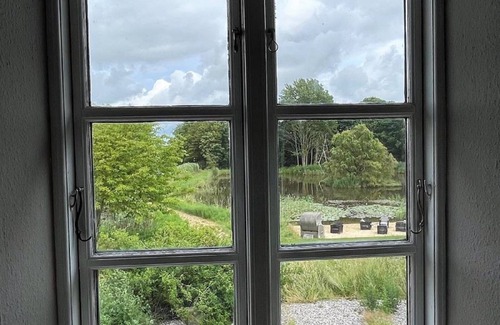 Ockholm Apartment | Charming Holiday Apartment in Reetdachhaus Bongsiel, Ockholm