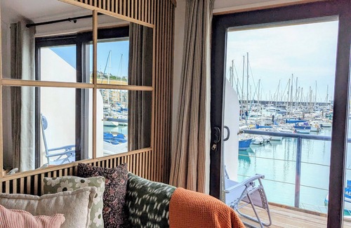 Southwick Ski Chalet | Charming home on the ocean