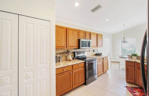 Wexford on the Green House | Charming Home In Wexford On The Green - Ibis Paradise