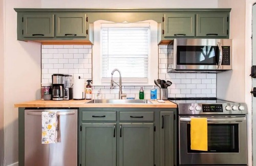 Schnitzelburg House | Charming Home Near Churchill Ds and Expo Center