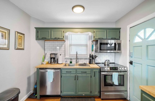 Schnitzelburg House | Charming Home Near Churchill Ds and Expo Center