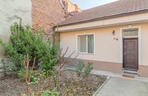 Oradea Apartment | Charming Home near Piata Unirii