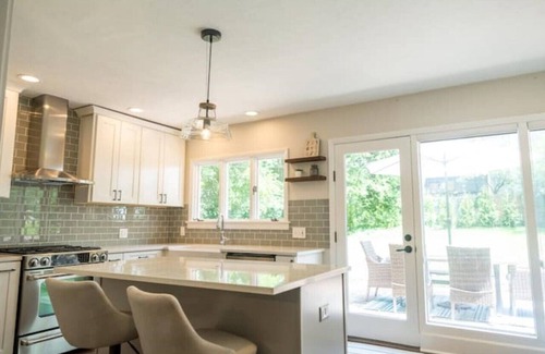 Hudson House | Charming home steps away from Main Street Hudson and Western Reserve Academy