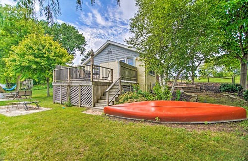 Horicon House | Charming Horicon Cottage and Dock on Rock River