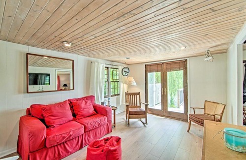 Horicon House | Charming Horicon Cottage and Dock on Rock River