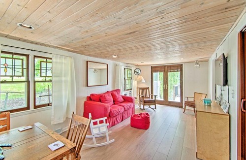 Horicon House | Charming Horicon Cottage and Dock on Rock River