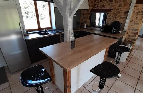 Vallons-de-l'Erdre Cottage | Charming House with Scenic Valley Views, Near Erdre River, Sleeps 8, Pet-Friendly