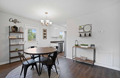 Clarksville House | Charming House Close to Fort Campbell and Casino