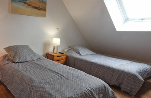 Radon Cottage | Charming House: Enclosed Garden, Near Alençon, with 6 Beds, 2 Garages, Pet-Friendly