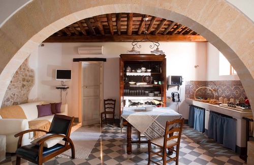 Buseto Palizzolo House | Charming house with shared pool - Titi