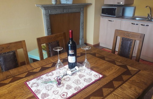Pettenasco Apartment | Charming house with garden near the romantic lake of 0rta, for 6 people