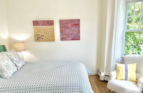 Jamestown House | charming house with private pool, half mile walk to beach
