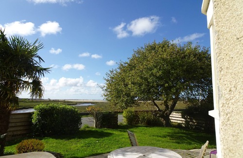 Berven House | Charming house with sea view