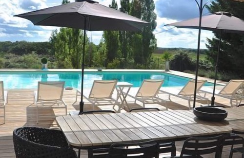Caylus House | Charming house with very large heated pool in Caylus