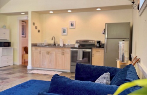 Blue Hill Apartment | Charming in-town apartment in scenic Blue Hill village near Acadia National Park